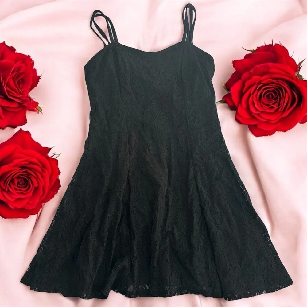 Vintage 90’s “All That Jazz” Lace Mini Dress